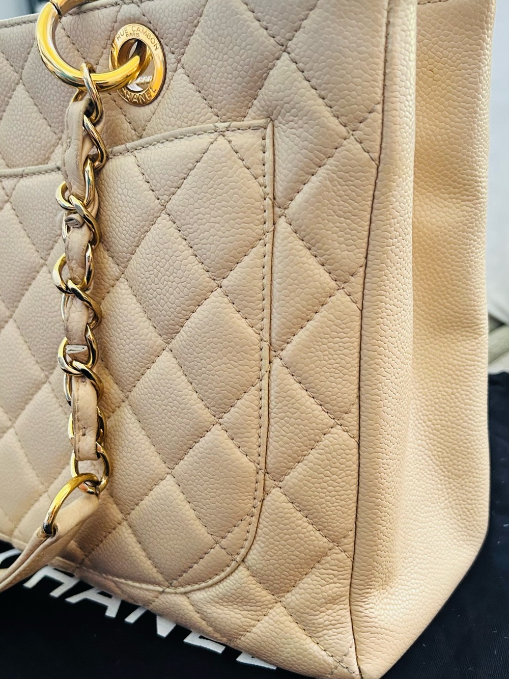 CHANEL Beige Quilted Caviar GST - Picture 6 of 17